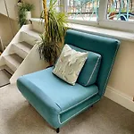 Scarborough Penthouse, Private Balcony, Superb Views, Lift, Reserved Free Parking